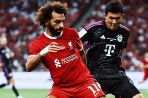 Jogo emocionante entre Bayern e Liverpool em Singapura acaba com sete golos