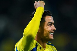 Cristiano Ronaldo marca e assiste no triunfo do Al Nassr