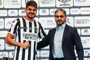 OFICIAL: João Neto reforça ataque do Portimonense até 2026 cedido pelo Fluminense