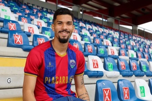 OFICIAL: Desp. Chaves anuncia a contratação do avançado brasileiro Paulo Victor