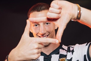 OFICIAL: Boavista aciona opção de compra e fica com Róbert Bozeník por mais três épocas