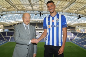 FC Porto: Pinto da Costa diz que Carmo vem colmatar «grande lacuna» provocada por Mbemba