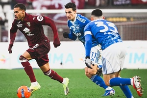 Como vence Torino com goleada e sobe a quinto na Série A italiana