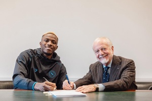 Depois da polémica, o acordo: Victor Osimhen renova com o Nápoles até 2026