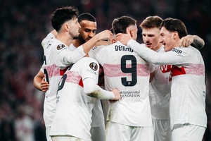 Estugarda goleia Hamburgo e recupera terceiro lugar na Bundesliga