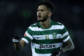 I Liga: Sporting vence em Arouca com golo de Suárez aos 90+6 e pressiona líder FC Porto