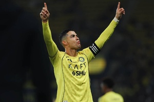 Cristiano Ronaldo 'bisa' na goleada do Al Nassr e Al Ittihad volta a vencer