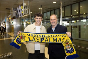 OFICIAL: Stefan Bajcetic emprestado ao Las Palmas após interesse do FC Porto