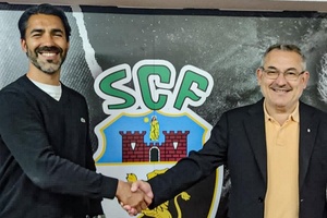 Farense: Treinador Vasco Faísca renova contrato e fica com cláusula de 1,5 ME