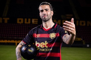 OFICIAL: Médio Sérgio Oliveira junta-se ao treinador Pepa no Sport Recife