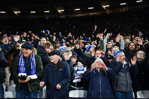 Clube londrino Queens Park Rangers lança música contra racismo no futebol