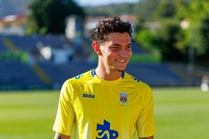 OFICIAL: Ex-Barcelona, Arnau Solà reforça Arouca com contrato de três anos