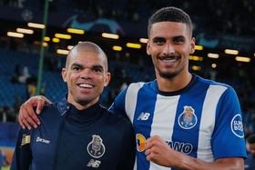 "Acredito que seja Carmo e mais dez. Ele tem uma qualidade enorme e um perfil incrível!"