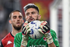 Loucura por Giroud: Adeptos já esgotaram camisola do 'guarda-redes' francês