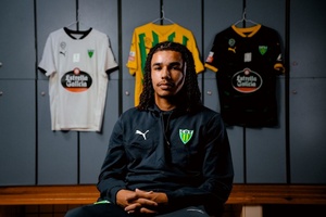 Avançado Makan AÏko assina pelo Tondela até 2028