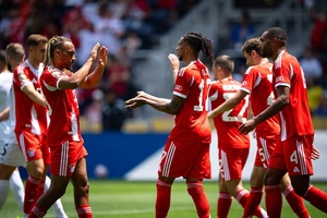 Bayern atropela Auckland City (10-0) e avisa Benfica no Mundial de Clubes