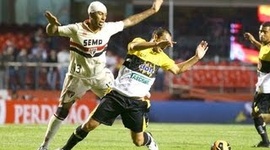Brasileirão: São Paulo 1-2 Criciúma (2013)