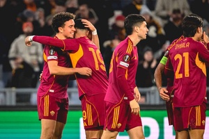 Roma sobe ao quarto lugar da Serie A com triunfo caseiro