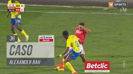 Liga Portugal Betclic: Arouca vs Benfica, Cartão Amarelo Loum, 36' (2024-2025)