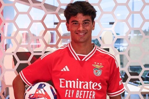 OFICIAL: Médio Diogo Ferreira deixa o Amora e reforça equipa sub-23 do Benfica