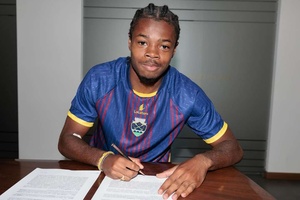 OFICIAL: Robyn Esajas é o novo reforço do Desportivo de Chaves