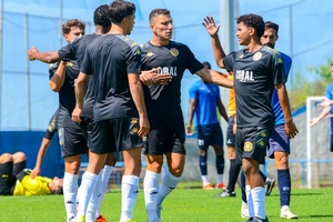 Goleada do Nacional pré-I Liga: 4-1 sobre Camacha