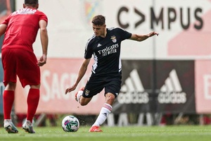 Benfica B derrotado por 3-1 no jogo de apresentação do Caldas