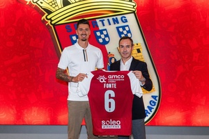 OFICIAL: José Fonte assina por uma época e é o novo reforço do Sp. Braga