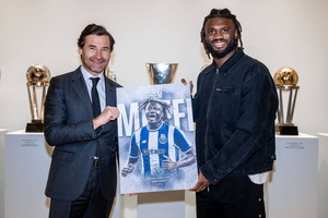 OFICIAL: FC Porto contrata Terem Moffi ao Nice por empréstimo até final da época