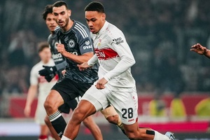 Estugarda sobe provisoriamente ao terceiro lugar na Liga alemã