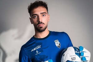 OFICIAL: Guarda-redes Brian Araújo assina por duas épocas com o Farense
