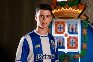 OFICIAL: FC Porto garante jovem promessa croata com contrato até 2030