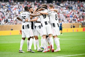 Juventus a um passo dos 'oitavos' do Mundial após nova exibição de gala