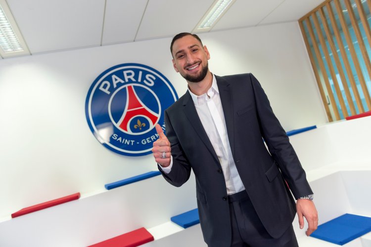 Mercado: Guarda-redes italiano Gianluigi Donnarumma assina pelo Paris Saint-Germain