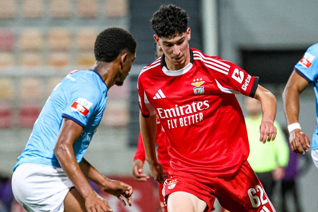 Liga dos Campeões: Campeão mundial sub-17 José Neto integra treino do Benfica antes do Nápoles