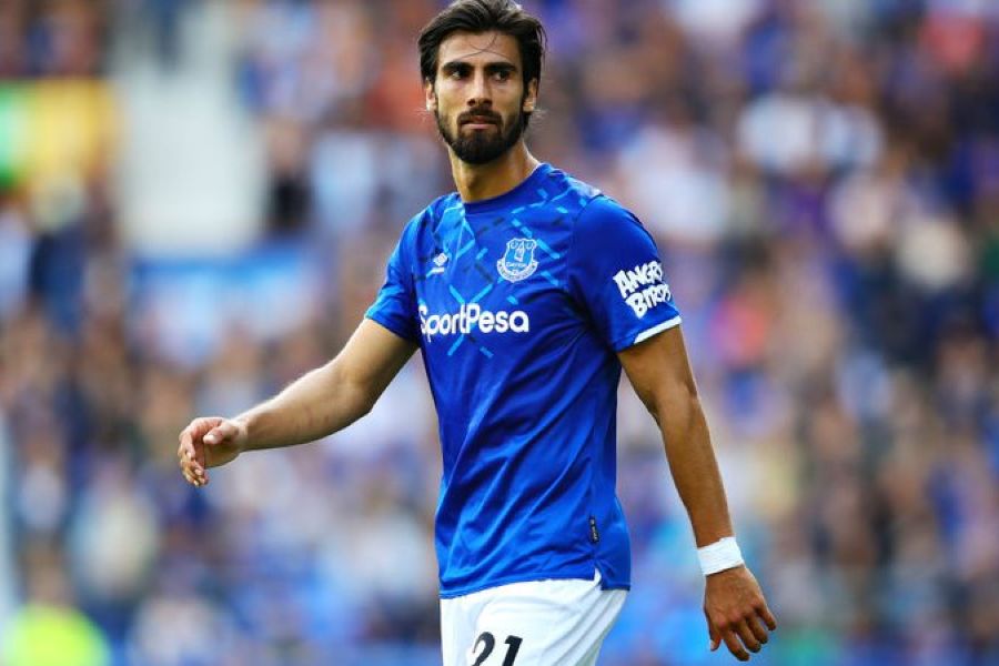 André Gomes perto do regresso ao Benfica: Rui Pedro Braz está a negociar com o irmão do médio