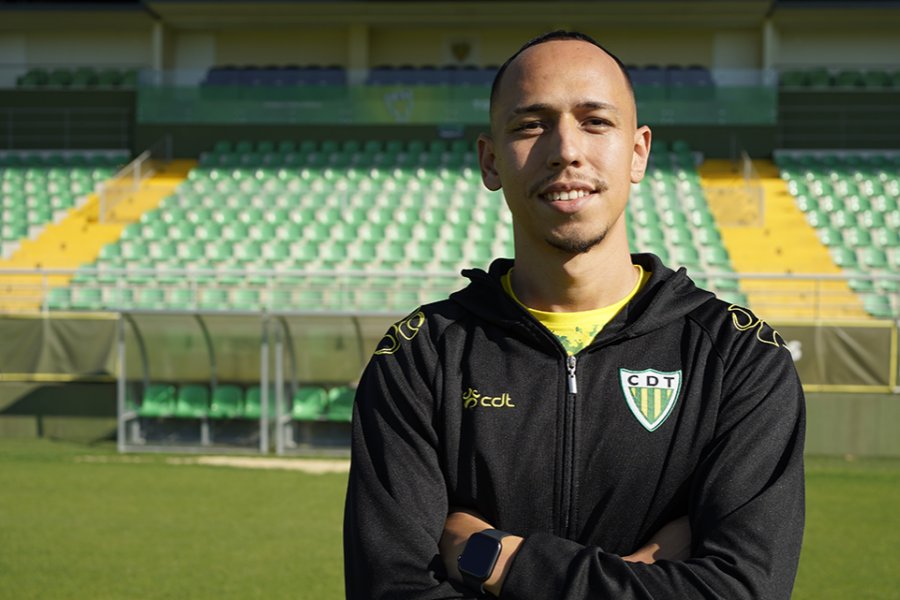 Mercado: Cícero assina pelo Tondela até 2025