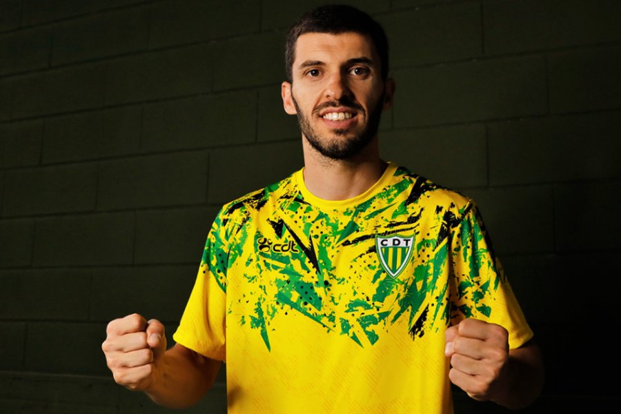 OFICIAL: Extremo Luisinho assina pelo Tondela até 2024