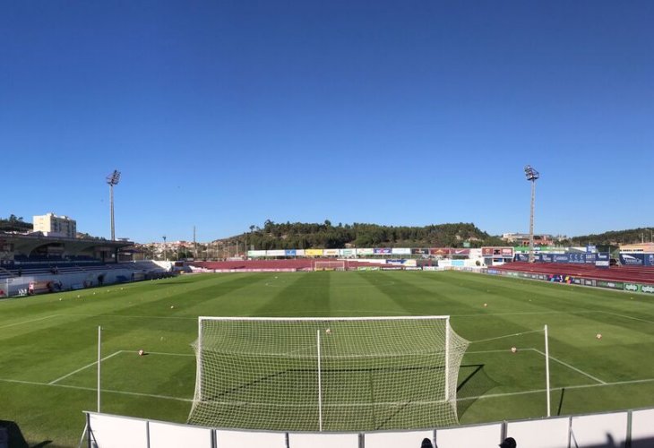 ll Liga: Problema de iluminação atrasa início do jogo entre Torreense e Feirense