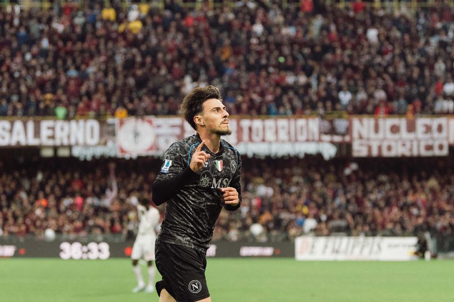 Itália: Nápoles impõe-se no Dérbi da Campânia com vitória sobre a Salernitana