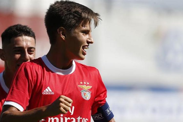 Benfica estreia-se na UEFA Youth League com triunfo diante do Leipzig