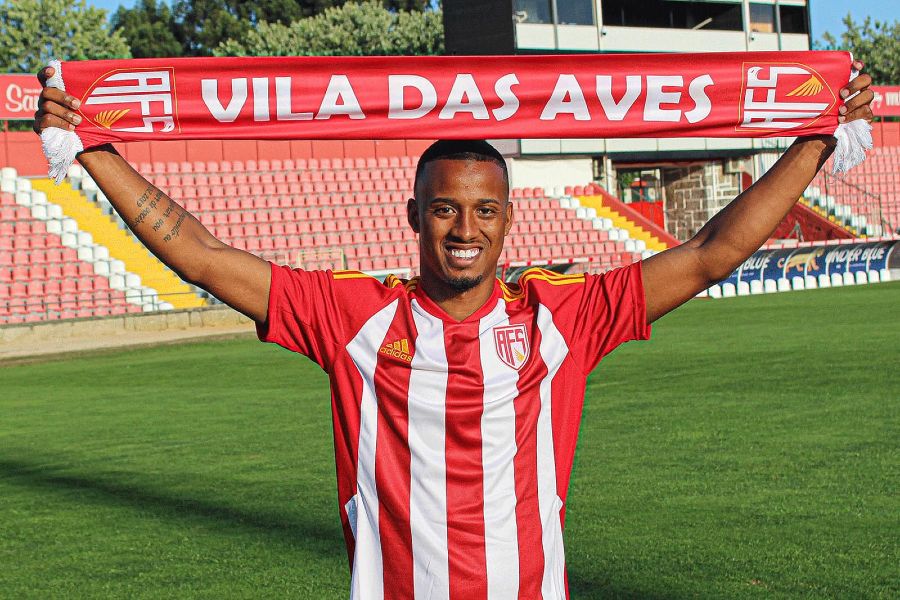 OFICIAL: Extremo brasileiro Carlos Daniel fortalece ataque do AVS