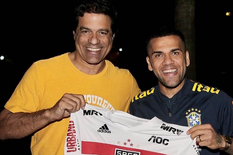 Mercado: Veterano Dani Alves assina por três anos com os brasileiros do São Paulo