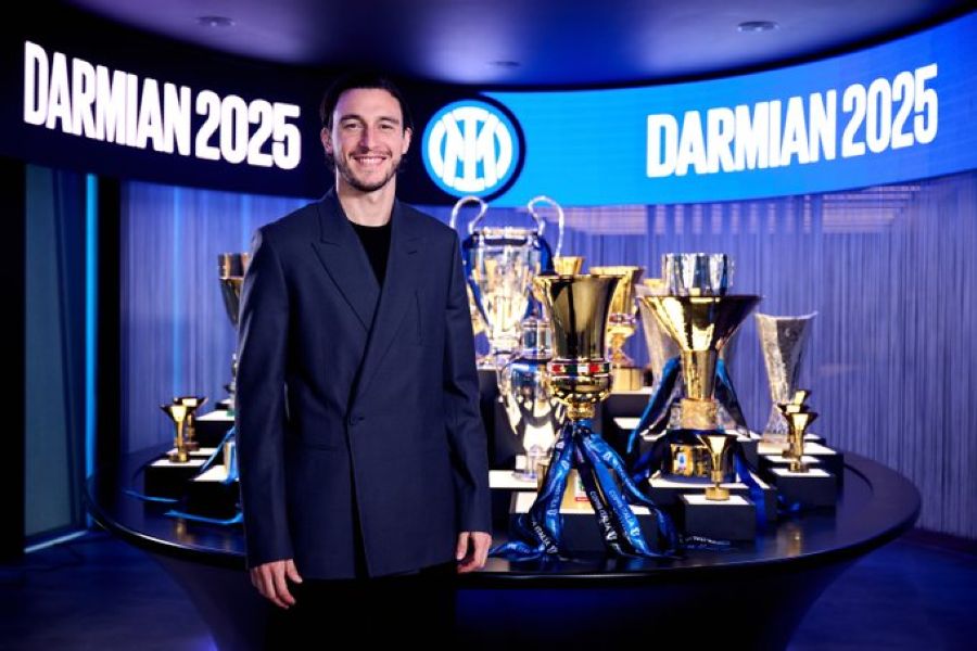 OFICIAL: Inter de Milão garante continuidade defensiva com a renovação de Darmian