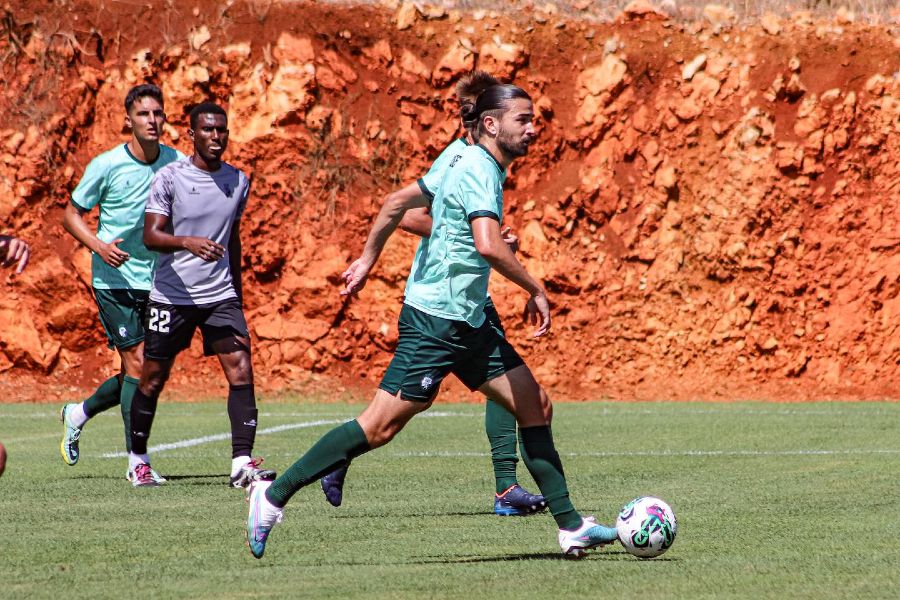 Pré-época: Farense vence equipa de sub-23 no primeiro teste para a nova temporada