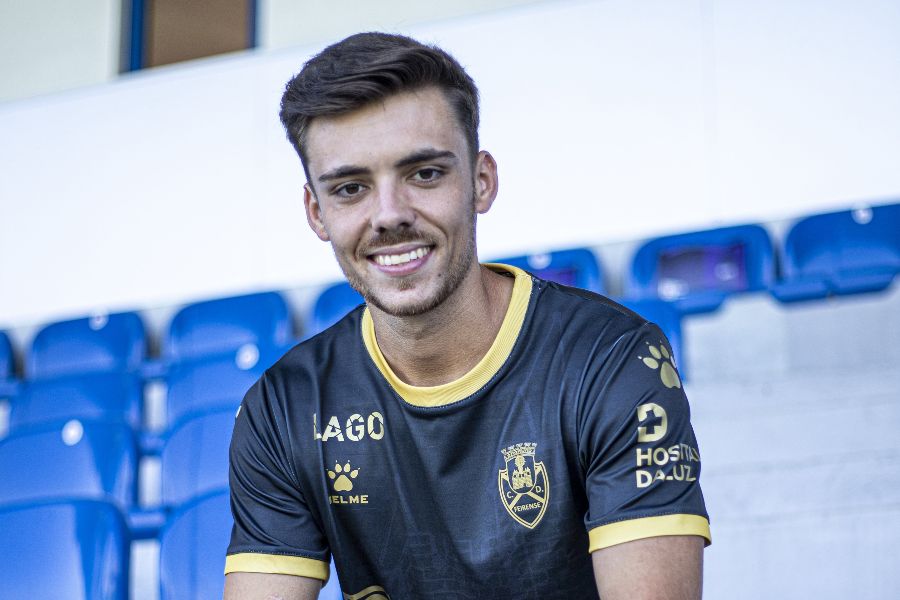 OFICIAL: João Castro é oficializado como novo reforço do Feirense