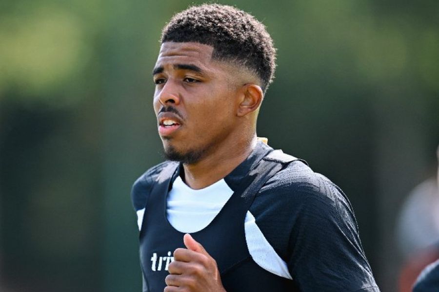 Chelsea: Lesão deixa Wesley Fofana fora dos relvados por tempo indeterminado