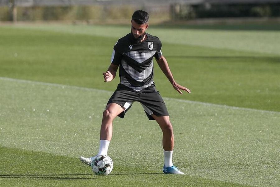 OFICIAL: Suliman rescinde contrato com V. Guimarães e ruma aos azeris do Sumqayit