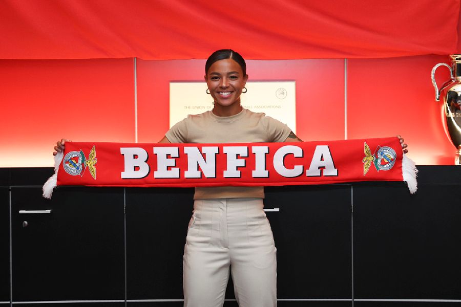 OFICIAL: Internacional canadiana Marie-Yasmine Alidou assina pelo Benfica