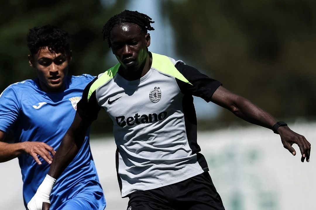 Sporting vence jogo-treino com golos de Morita e Catamo